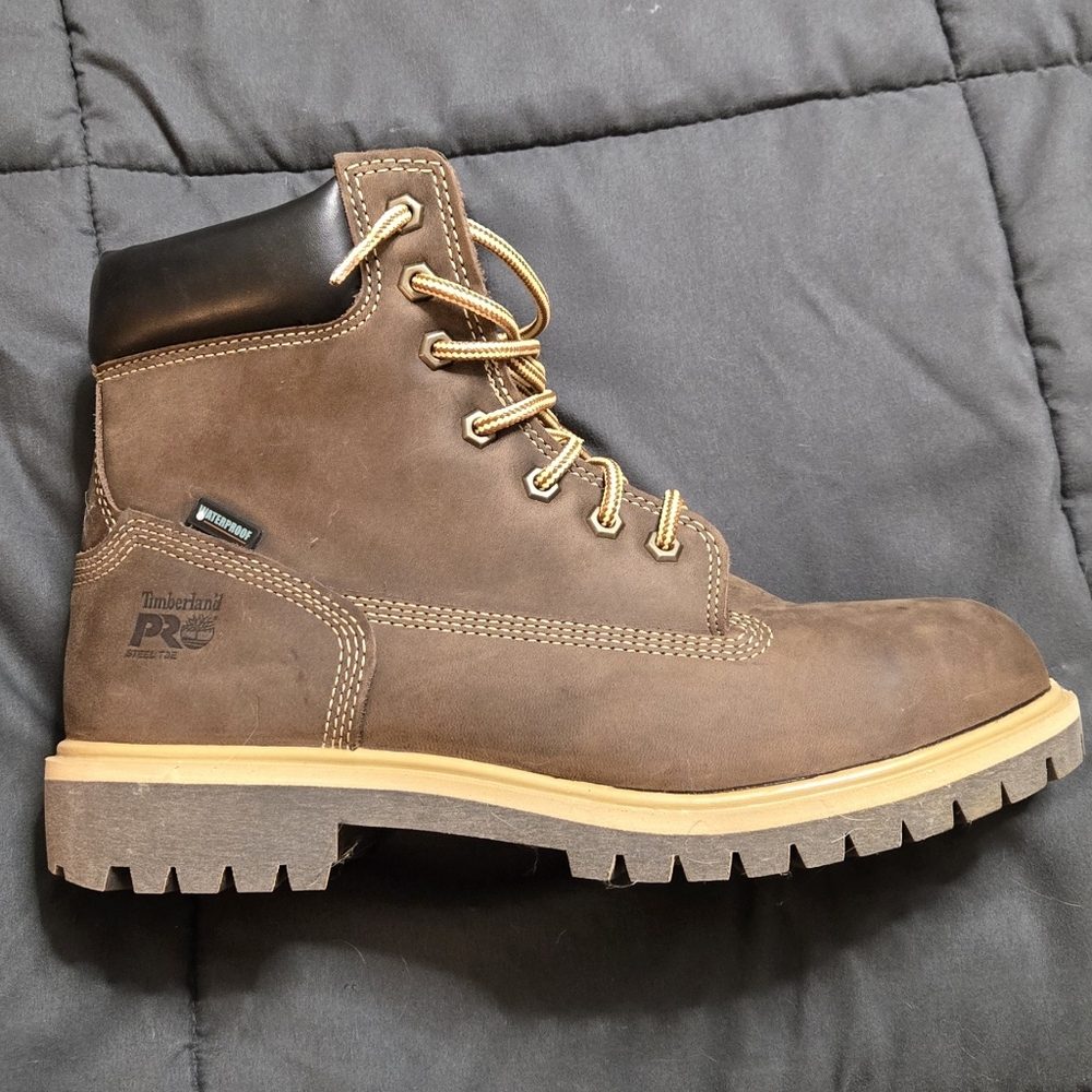 Timberland Size 10  womens 6" steel toe boots.